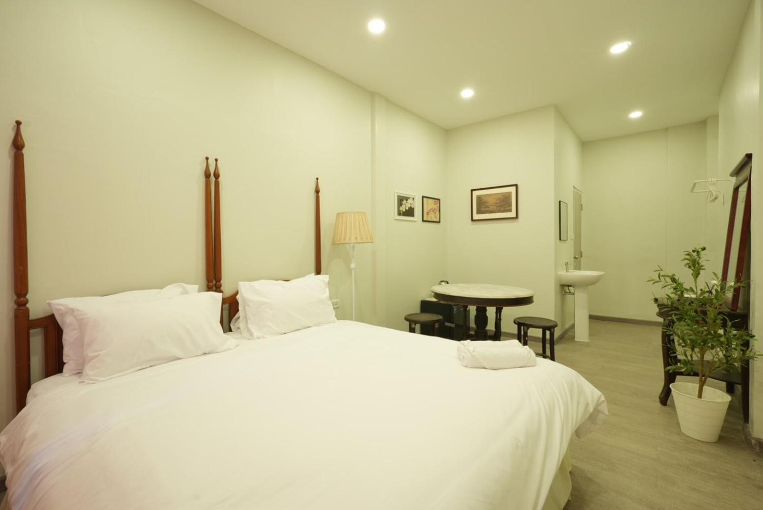 Hidden Dragon Yaowarat Road X Apartment Bangkok Exterior photo